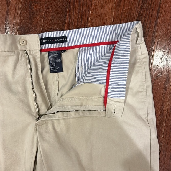 Tommy Hilfiger khaki pants - Picture 4 of 7